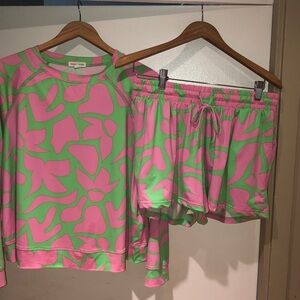 Mary Square Pink & Green Bold Print Sleep short set.